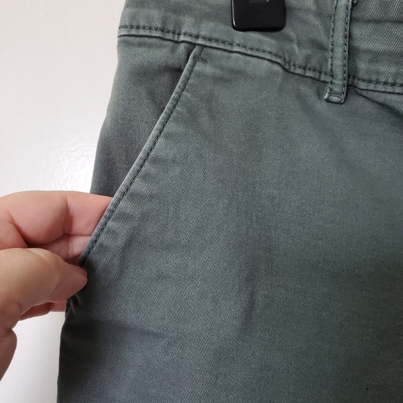 Green Khaki style pants - Picture 4 of 5